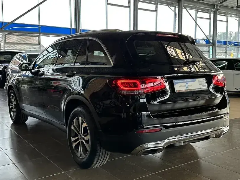 Gebraucht Mercedes GLC200 163 PS (119 kW) 2021 Schwarz SUV