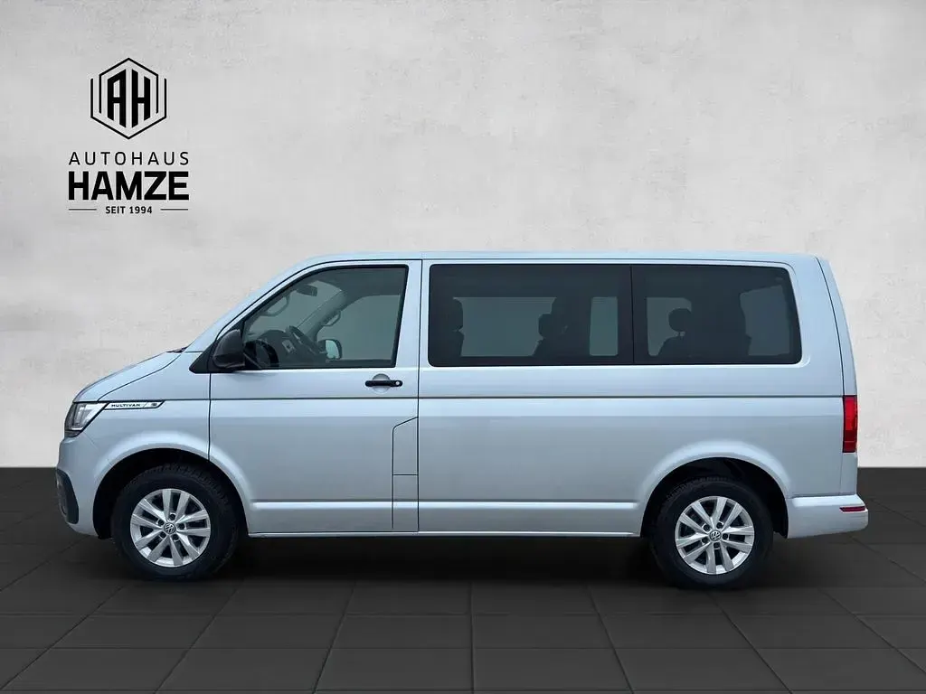 Gebraucht VW Multivan Trendline 150 PS (110 kW) 2020 Silber Van / Kleinbus
