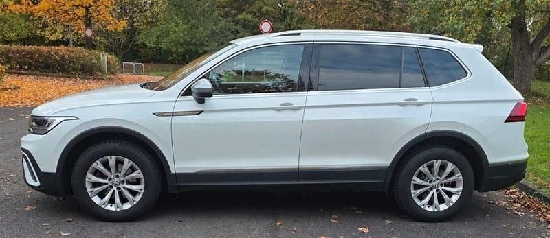 Weiß Gebraucht 2022 VW Tiguan Allspace SUV | 25.100 € (Superpreis) - Bild 1/4
