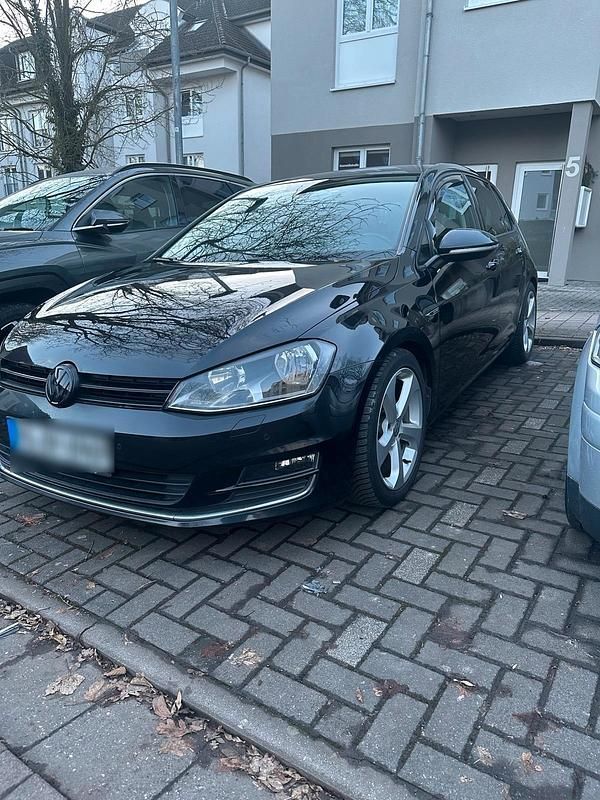 Gebraucht VW Golf VII LOUNGE 110 PS (80 kW) 2015 Schwarz Limousine