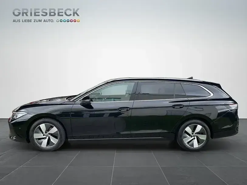 Gebraucht VW Passat Elegance 150 PS (110 kW) 2024 Grenadillschwarz metallic Kombi