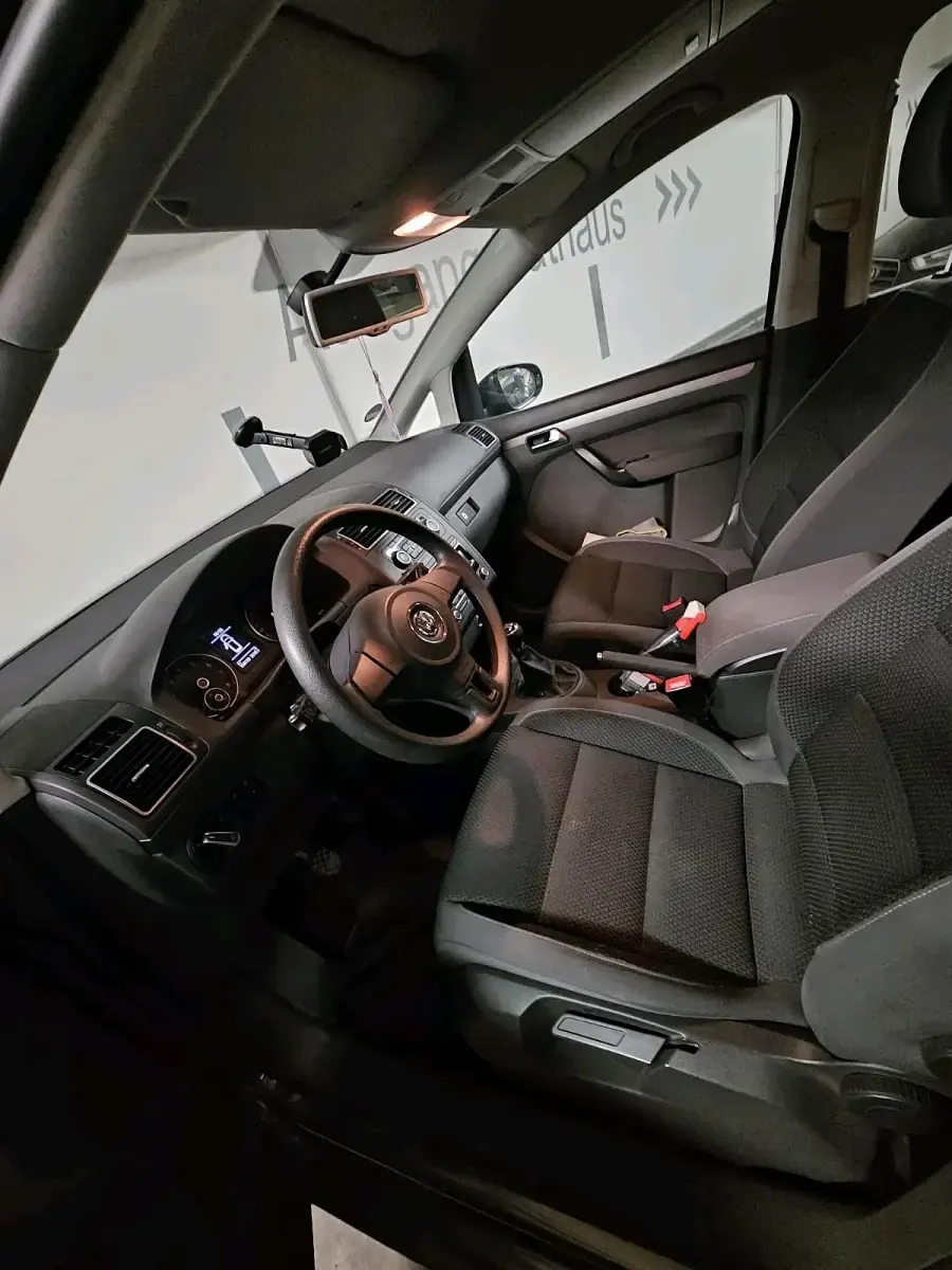 Gebraucht VW Touran 105 PS (77 kW) 2011 Grau Van / Kleinbus