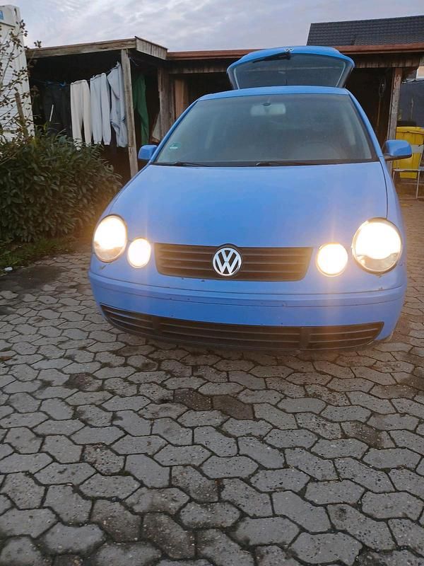 Blau Gebraucht 2004 VW Polo Kleinwagen | 250 € (Superpreis) - Bild 1/4