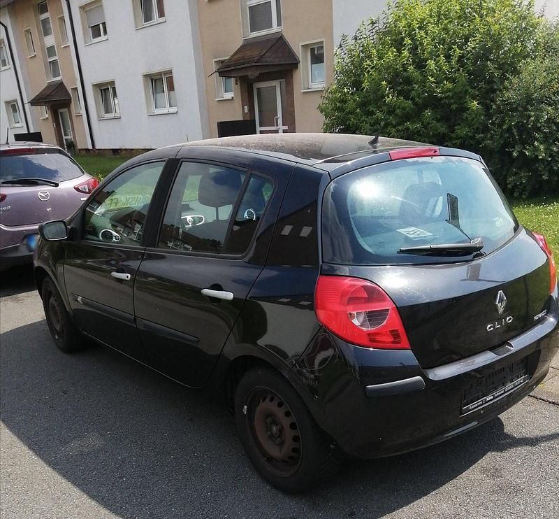 Gebraucht Renault Clio III 88 PS (64 kW) 2007 Schwarz Kleinwagen