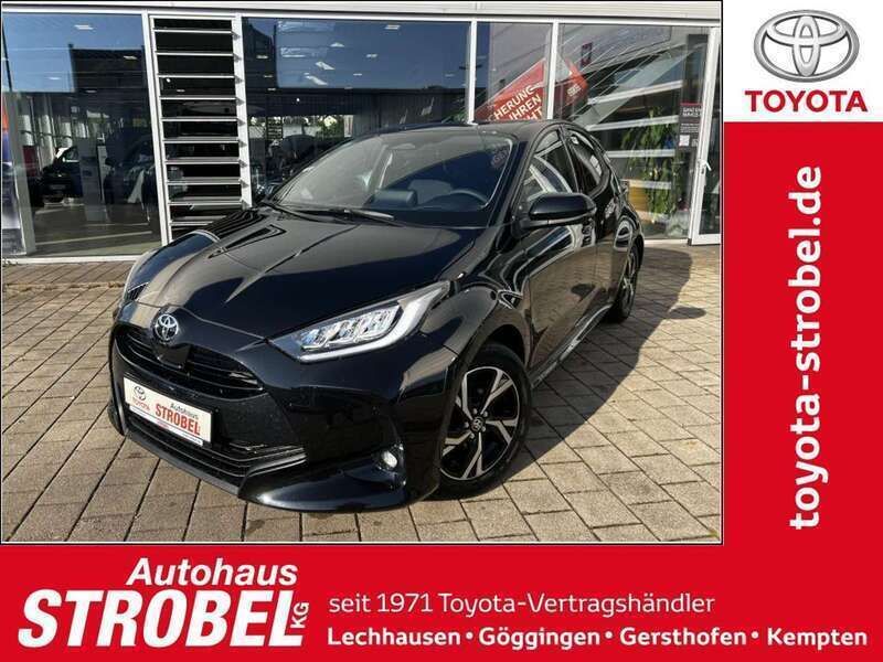 Schwarz metallic Neu 2025 Toyota Yaris Hybrid Kleinwagen | 23.980 € - Bild 1/4