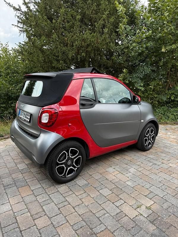 Grau Gebraucht 2019 Smart ForTwo Cabrio Cabrio | 15.400 € (Etwas zu teuer) - Bild 1/4