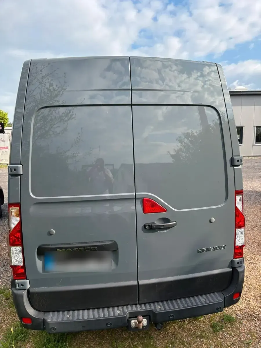 Używany Renault Master 150 KM (110 kW) 2021 Szary Minivan