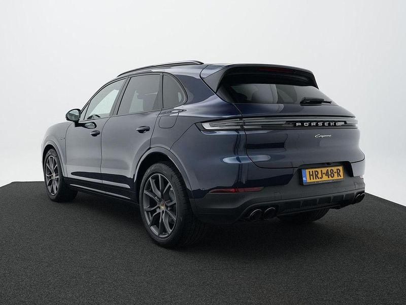 Second-hand Porsche Cayenne 470 CP (345 kW) 2025 Albastru SUV