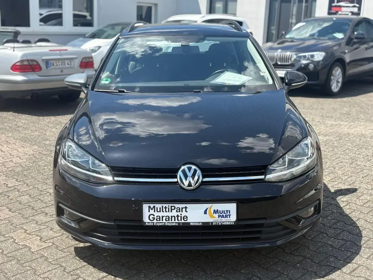 Gebraucht VW Golf VII Trendline 116 PS (85 kW) 2018 Schwarz Kombi
