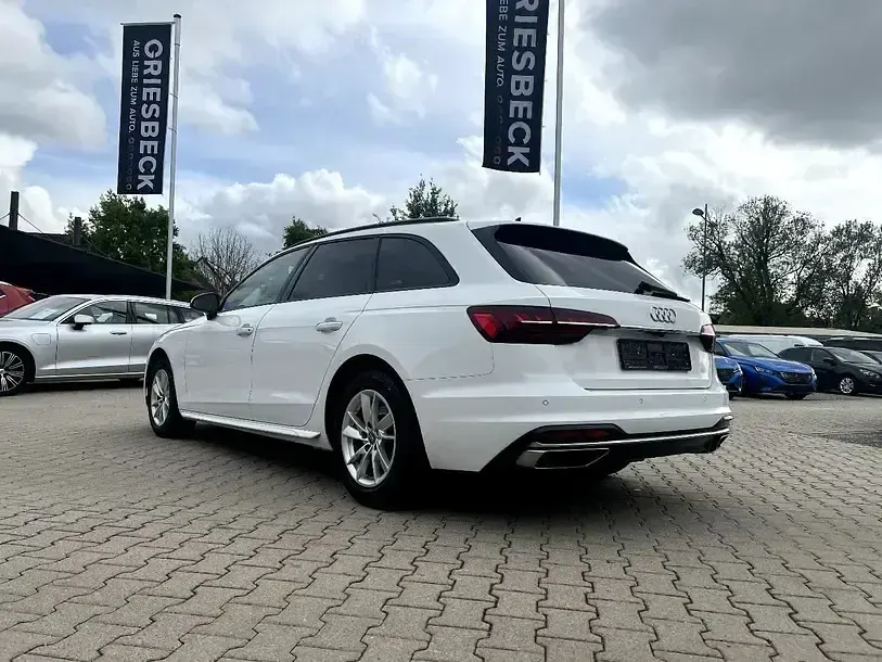 Gebraucht Audi A4 Advanced 204 PS (150 kW) 2023 Ibisweiß Kombi