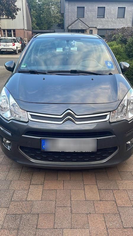 Grau Gebraucht 2015 Citroën C3 Kleinwagen | 5.000 € (Fairer Preis) - Bild 1/4