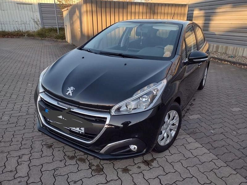 Schwarz Gebraucht 2016 Peugeot 208 Active Kleinwagen | 5.990 € (Guter Preis) - Bild 1/4