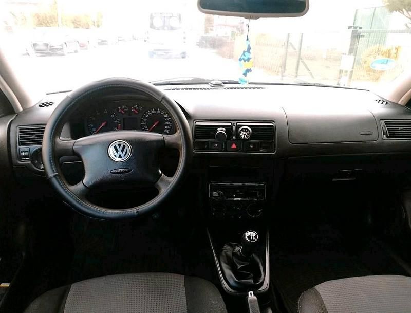 Gebraucht VW Golf IV 105 PS (77 kW) 2000 Silber Kleinwagen