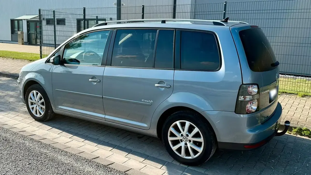 Gebraucht VW Touran 140 PS (102 kW) 2010 Grau Van / Kleinbus