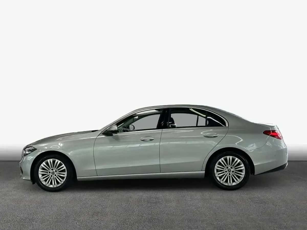 Gebraucht Mercedes C220 Avantgarde 200 PS (147 kW) 2025 Hightechsilber metallic Limousine
