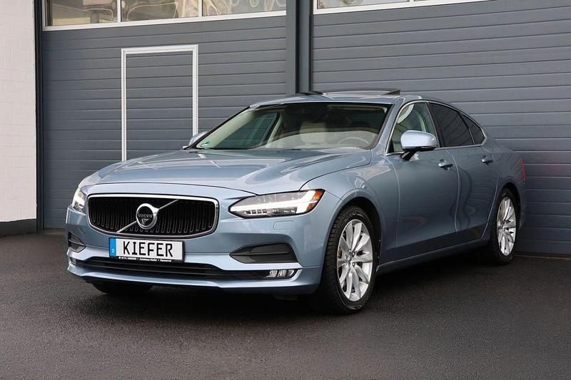 Second-hand Volvo S90 320 CP (235 kW) 2017 Albastru Berlinǎ