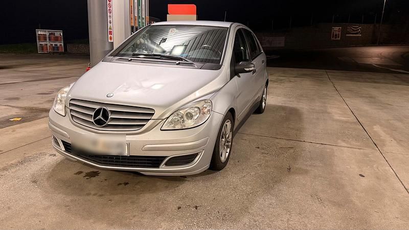 Gebraucht Mercedes B180 2007 Braun Van / Kleinbus