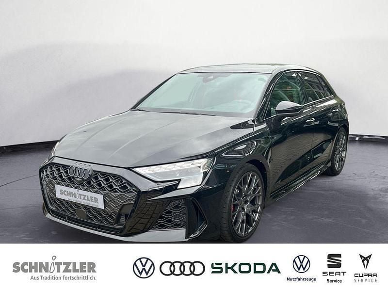 Schwarz Neu 2025 Audi RS3 Sportback Sport Kleinwagen | 70.980 € - Bild 1/4