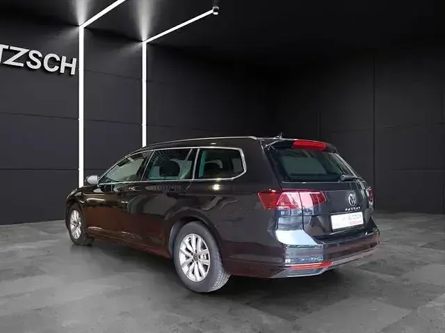 Gebraucht VW Passat Business 150 PS (110 kW) 2023 Schwarz Kombi