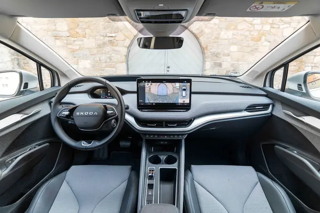 Gebraucht Skoda Enyaq iV Loft 210 kW (286 PS) 2025 Silber SUV