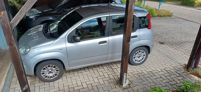Silber Gebraucht 2016 Fiat Panda Kleinwagen | 5.900 € (Guter Preis) - Bild 1/4