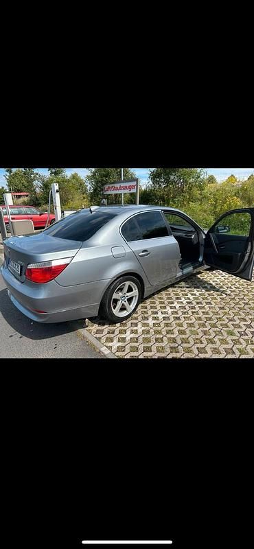 Gebraucht BMW 520 177 PS (130 kW) 2004 Silber Limousine
