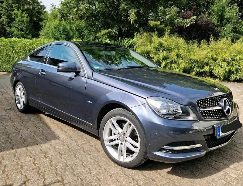 Gebraucht Mercedes C180 156 PS (114 kW) 2012 Andere farben Coupé