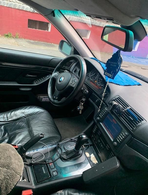 Gebraucht BMW 525 163 PS (119 kW) 2001 Schwarz Limousine