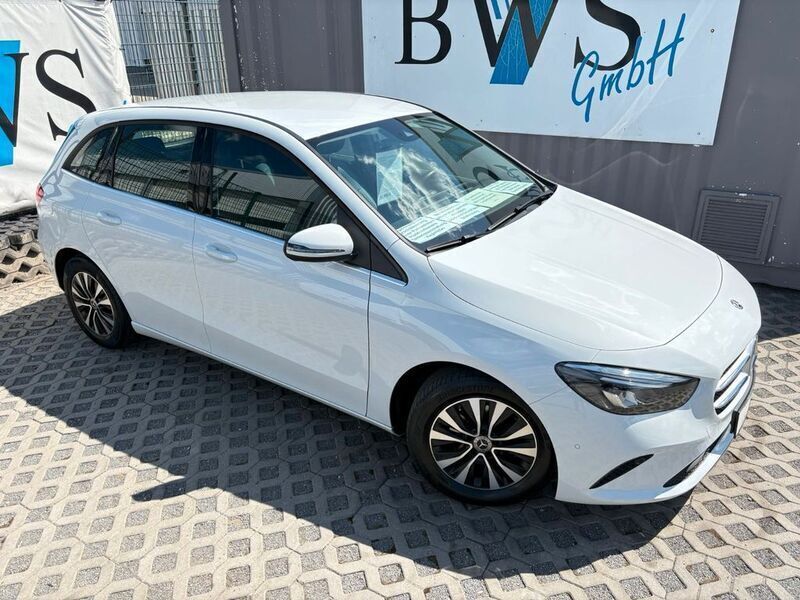 Gebraucht Mercedes B180 116 PS (85 kW) 2019 Weiß Kleinwagen