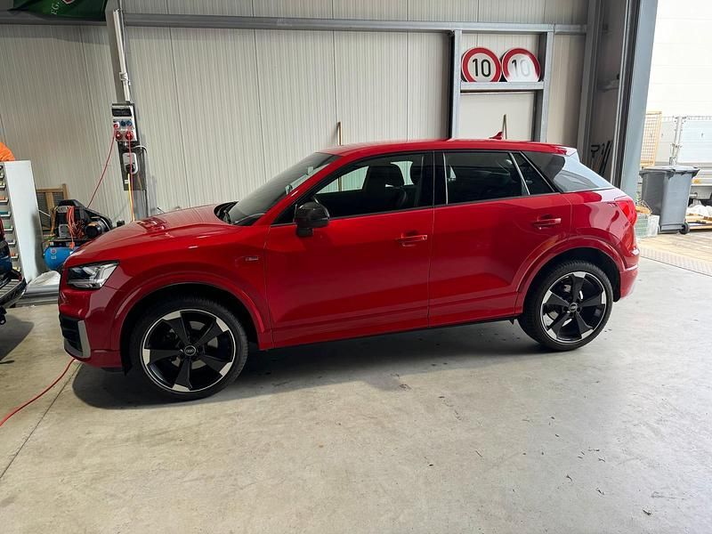 Gebraucht Audi Q2 S-Line 150 PS (110 kW) 2017 Rot SUV