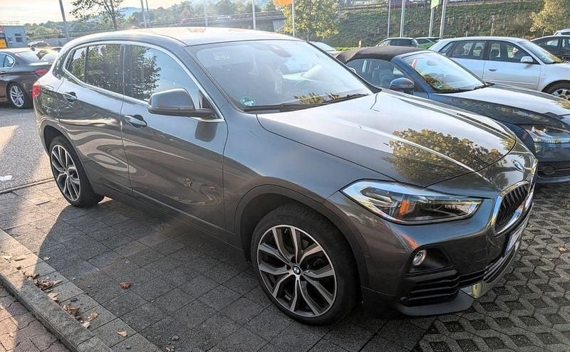 Grau Gebraucht 2019 BMW X2 Advantage SUV | 15.490 € (Superpreis) - Bild 1/4