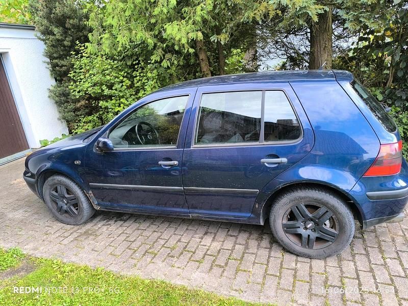 Blau Gebraucht 2002 VW Golf IV Kleinwagen | 595 € (Superpreis) - Bild 1/4