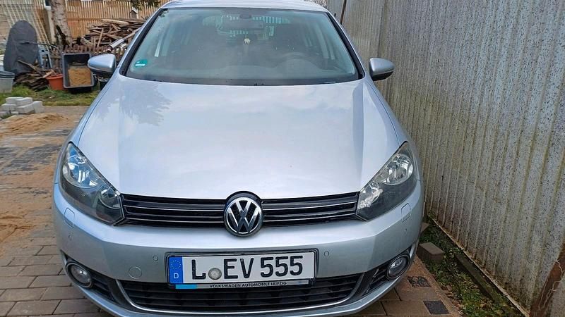 Gebraucht VW Golf VI 105 PS (77 kW) 2011 Silber Kleinwagen