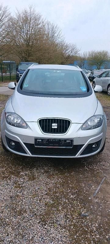 Gebraucht Seat Altea XL 103 PS (75 kW) 2012 Silber Van / Kleinbus