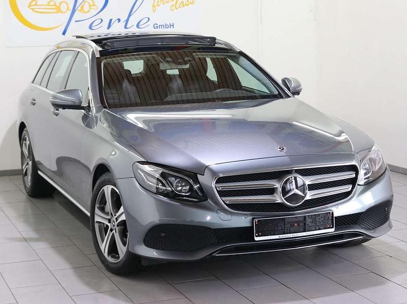 Selenitgrau met. Gebraucht 2018 Mercedes E400 Kombi | 32.490 € (Fairer Preis) - Bild 1/4