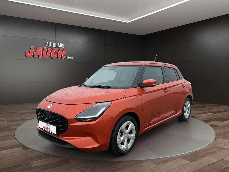Flame orange Gebraucht 2025 Suzuki Swift Comfort+ Kleinwagen | 18.490 € (Etwas zu teuer) - Bild 1/4