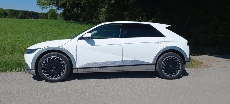 Weiß Gebraucht 2023 Hyundai Ioniq 5 Techniq SUV | 35.450 € (Guter Preis) - Bild 1/4