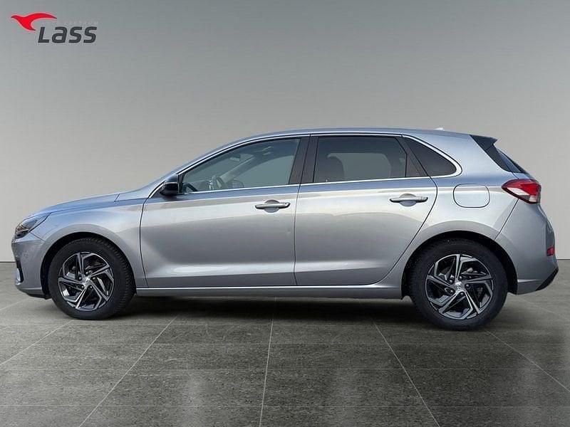 Gebraucht Hyundai i30 120 PS (88 kW) 2024 Silver metallic Limousine