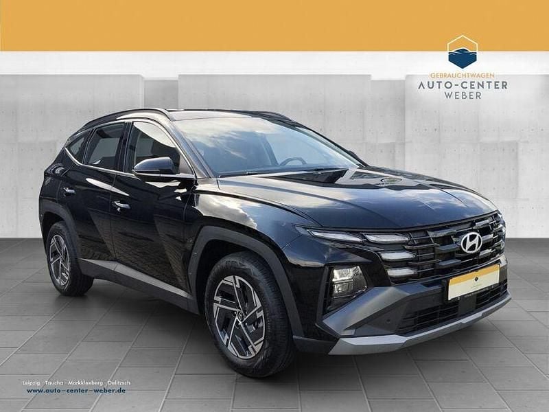 Abyss black Gebraucht 2024 Hyundai Tucson Select SUV | 29.890 € (Superpreis) - Bild 1/4