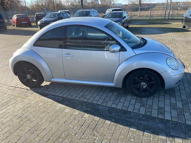 Gebraucht VW New Beetle 102 PS (75 kW) 2009 Reflexsilber metallic Kleinwagen