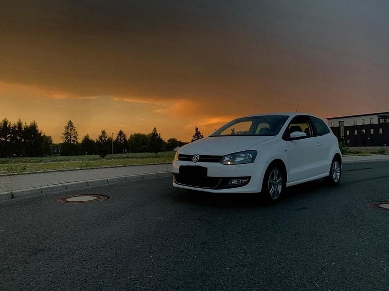 Gebraucht VW Polo Life 60 PS (44 kW) 2014 Weiß Kleinwagen