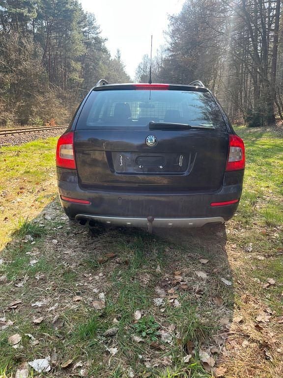 Gebraucht Skoda Octavia 140 PS (102 kW) 2013 Schwarz Kombi
