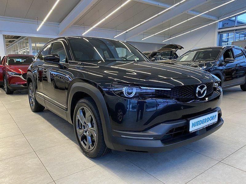 Jet black (metallic) Gebraucht 2023 Mazda MX30 Makoto SUV | 17.990 € (Fairer Preis) - Bild 1/4