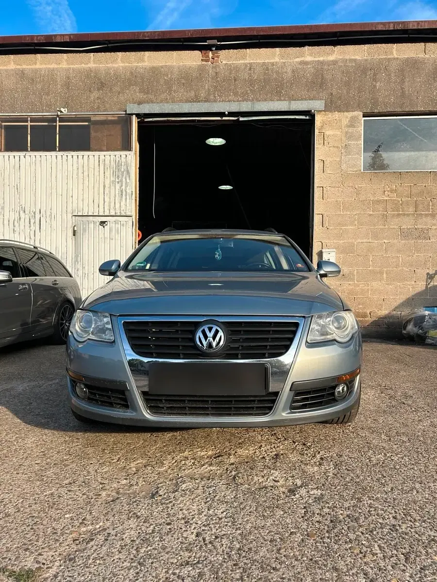 Gebraucht VW Passat 122 PS (89 kW) 2009 Blau Kombi