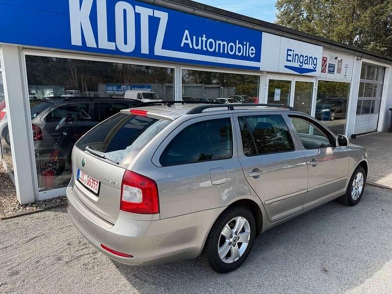 Second-hand Skoda Octavia Impuls Edition 105 CP (77 kW) 2010 Bej Break