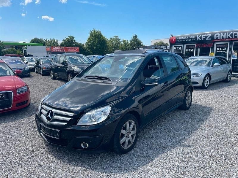 Gebraucht Mercedes B180 109 PS (80 kW) 2011 Schwarz Van / Kleinbus