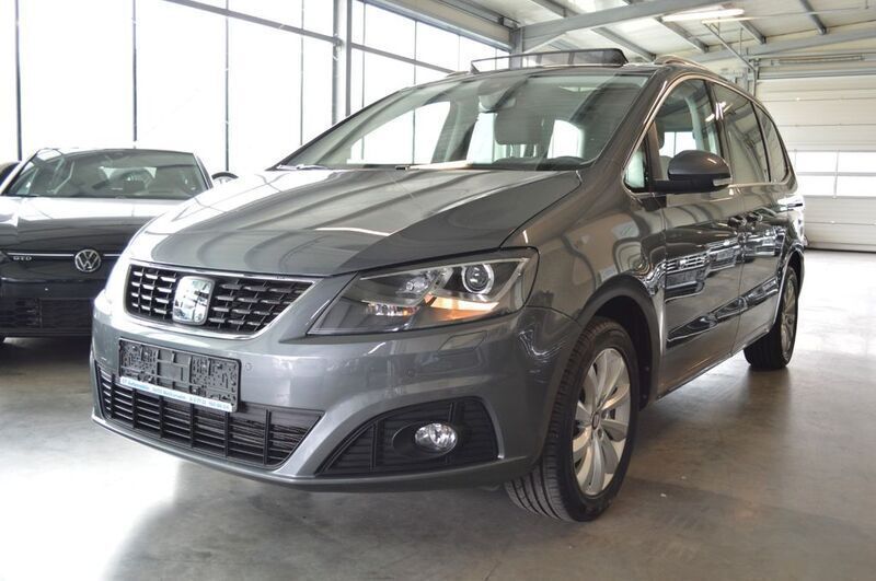 Grau Gebraucht 2021 Seat Alhambra Style Van / Kleinbus | 35.990 € (Teuer) - Bild 1/4