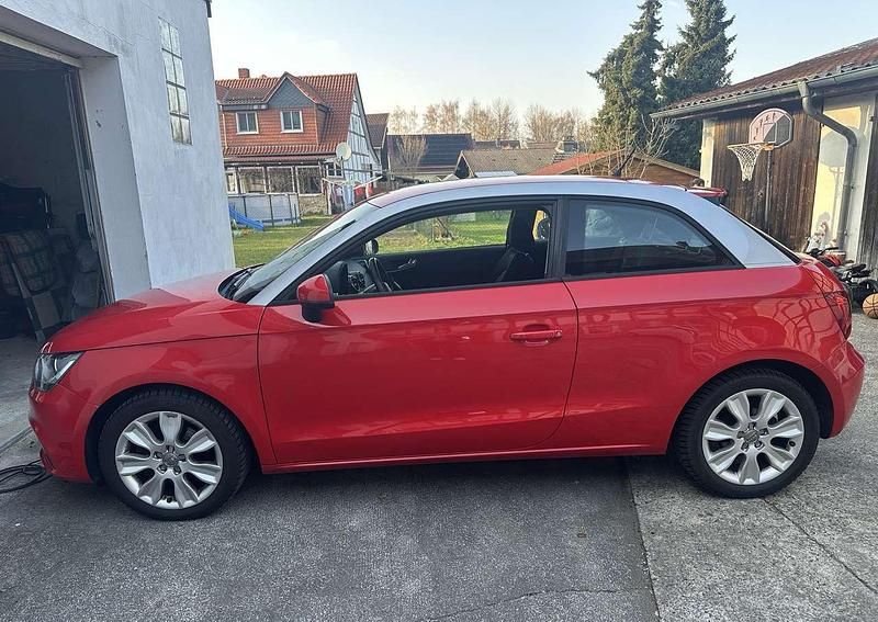 Gebraucht Audi A1 Ambition 105 PS (77 kW) 2010 Rot Kleinwagen