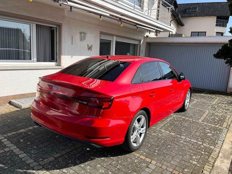 Gebraucht Audi A3 150 PS (110 kW) 2020 Rot Limousine
