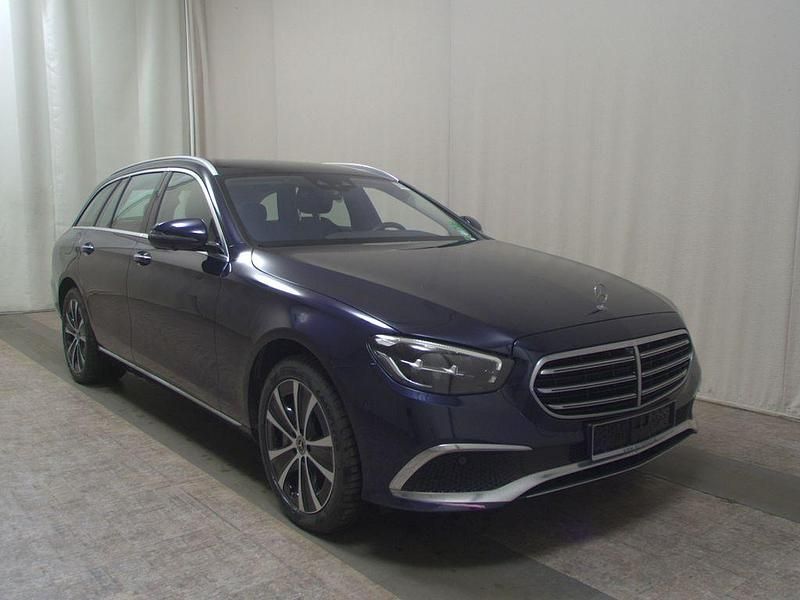 Gebraucht Mercedes E300 306 PS (225 kW) 2022 Blau Kombi